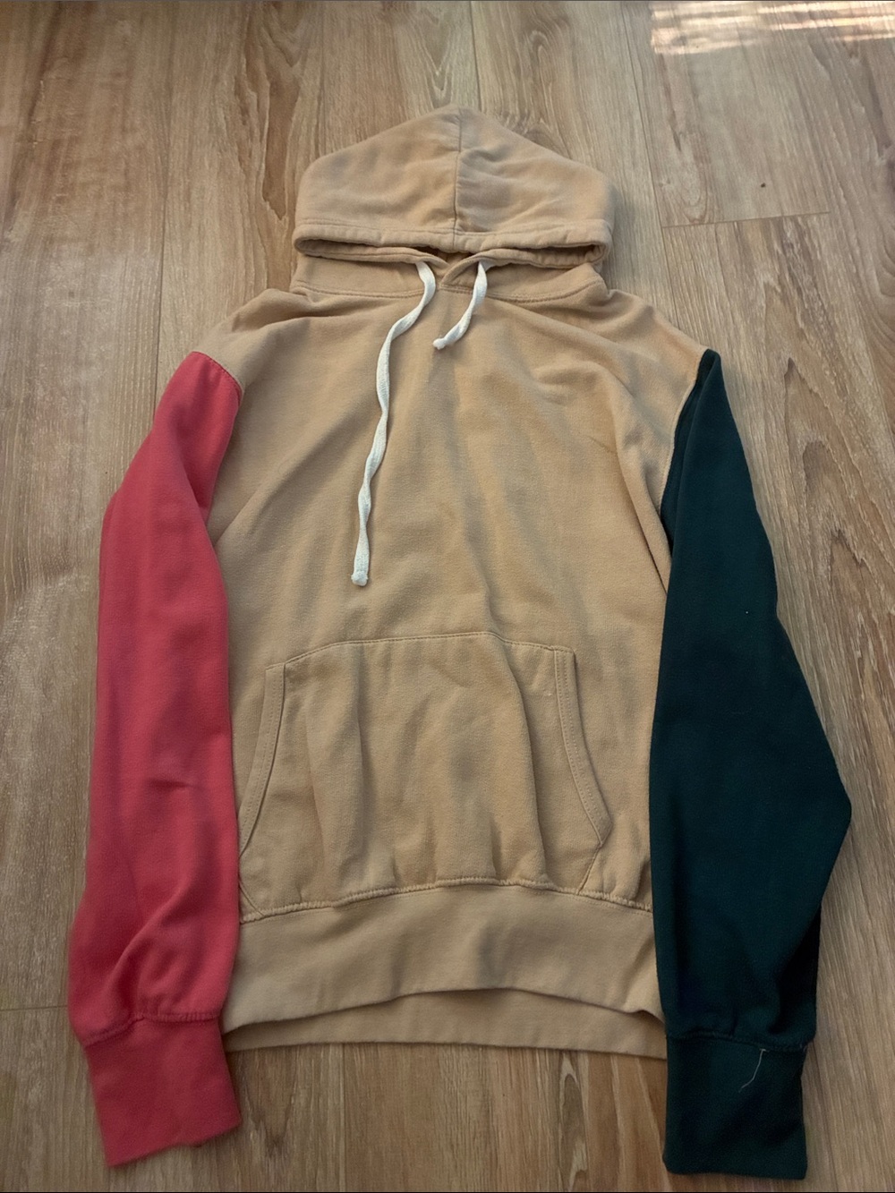 Colorblock Crewneck Hoodie Sweater - Tan with Red & Dark Green Sleeves